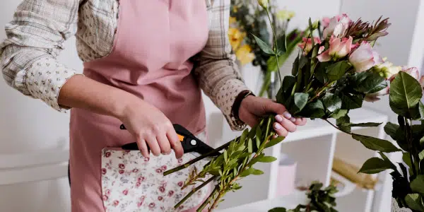 Flower Care Guide_Clean & Trim